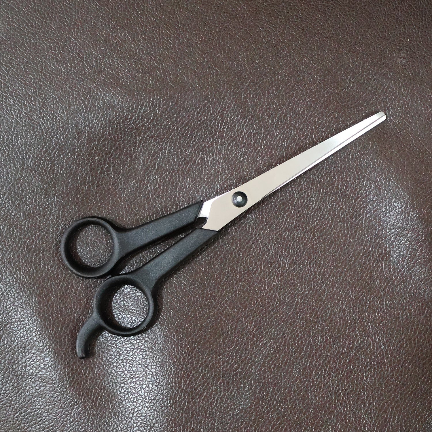 Professional Hair Cutting Scissors - (1 Pc) Professional Hair Cutting Scissors - (1 Pc)